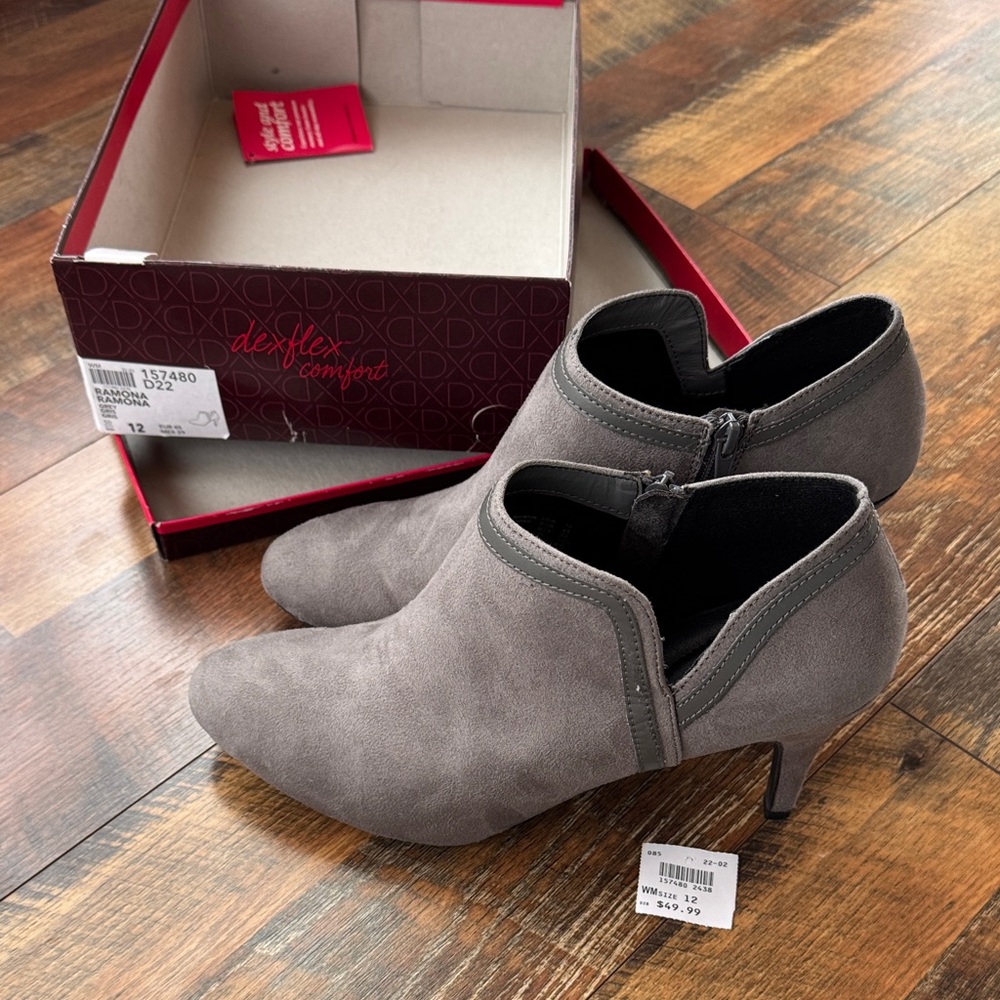 Dexflex Comfort Women's Charcoal Ankle Booties